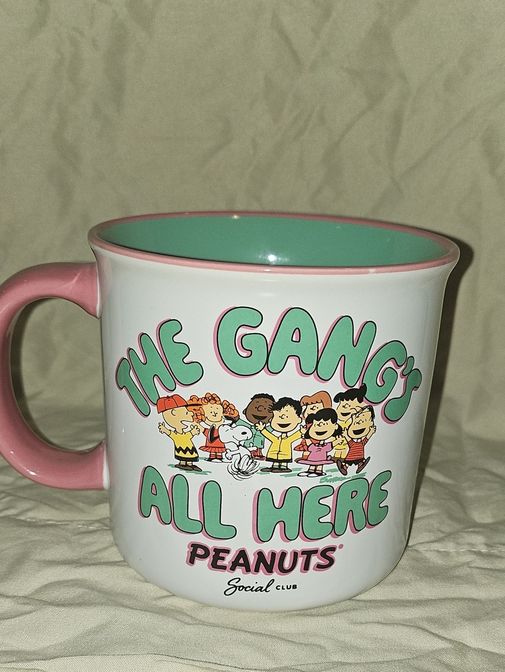 Mug with Peanuts characters
